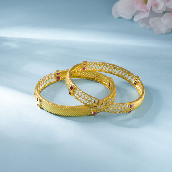 Gorgeous Gold Swirl Bangles